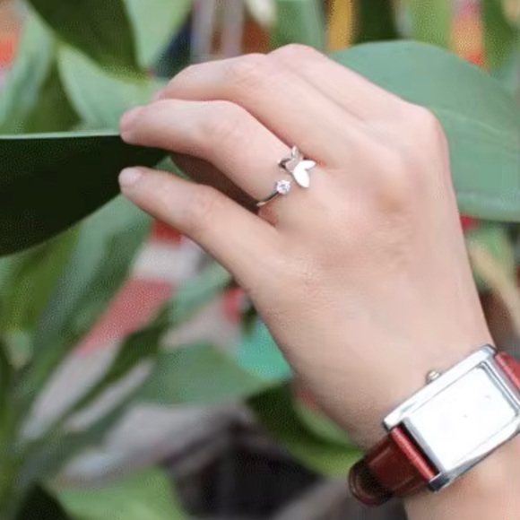 Chic S925 Silver Butterfly Ring - Picture 8 of 13